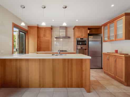 207 Jellicoe Lane, Thames