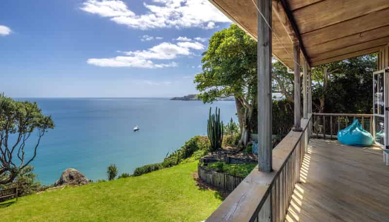 9 Pah Road, Onetangi