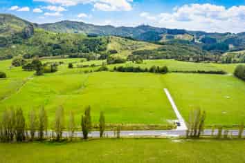 331 West Coast Road, Makarau