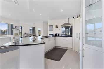 9 Hiria Crescent, Papamoa Beach