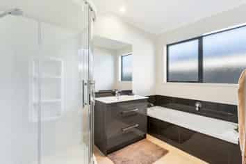 9 Hiria Crescent, Papamoa Beach