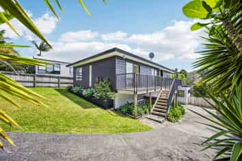 38 Elliston Crescent, Stanmore Bay