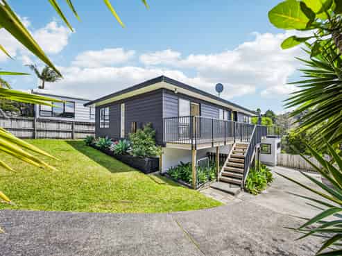 38 Elliston Crescent, Stanmore Bay