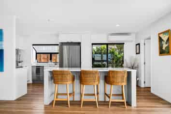 38 Elliston Crescent, Stanmore Bay