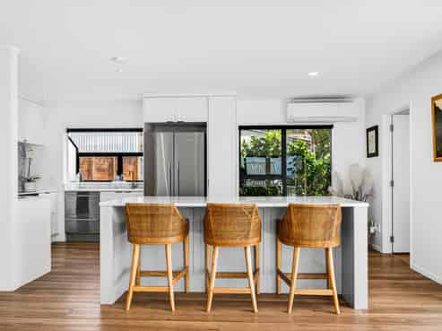 38 Elliston Crescent, Stanmore Bay