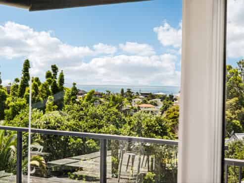 38 Elliston Crescent, Stanmore Bay