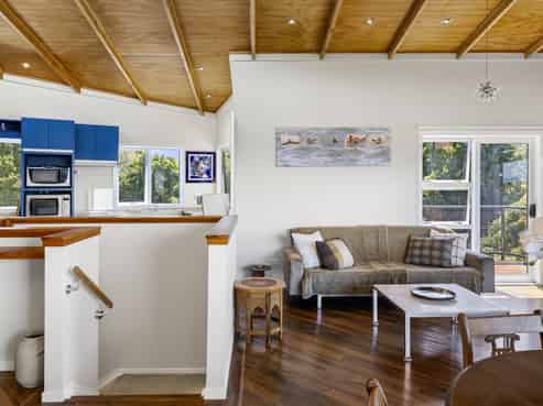 22 Reeves Road, Acacia Bay