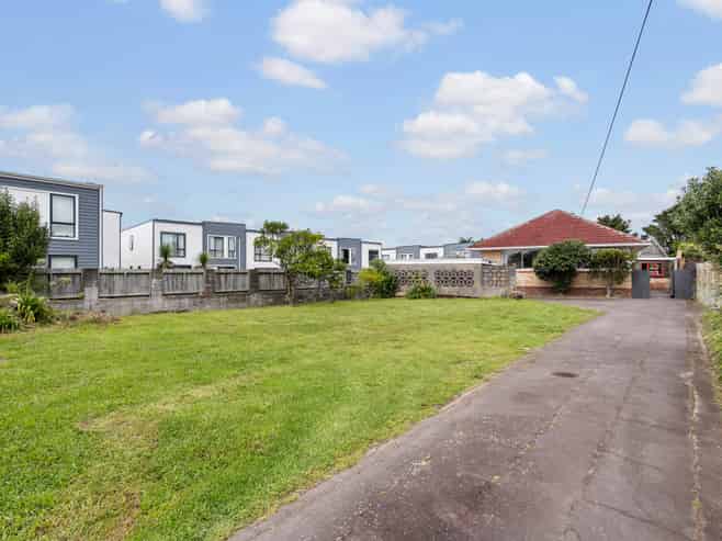 186 Rangatira Road, Beach Haven