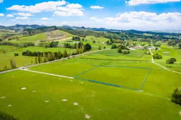 339 West Coast Road, Makarau