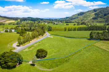 371 West Coast Road, Makarau