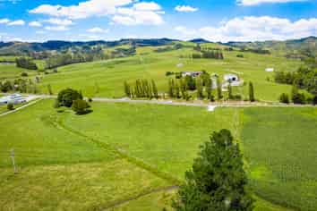 371 West Coast Road, Makarau