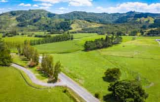 371 West Coast Road, Makarau