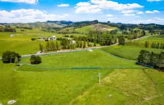 371 West Coast Road, Makarau