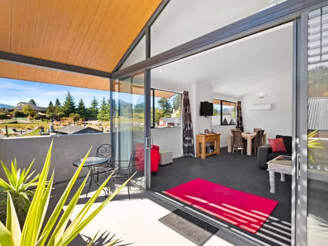 Tenanted corner premises with an apartment