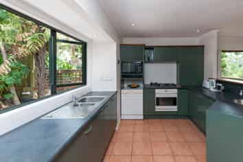 35 Castleton Drive, Howick