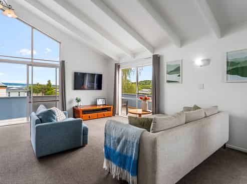 2 Newberry Place, Richmond Heights