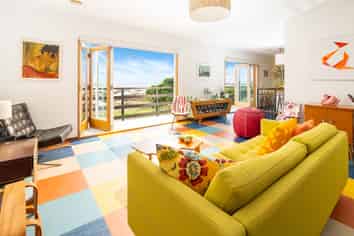 158 The Esplanade, Island Bay