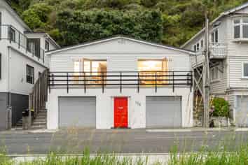 158 The Esplanade, Island Bay