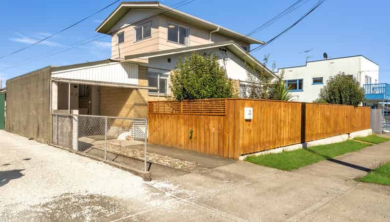 1/4 Maitland Avenue, Stoke