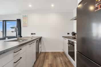 1 Carmine Crescent, Richmond