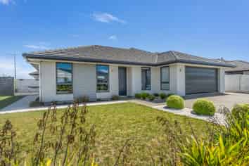 1 Carmine Crescent, Richmond