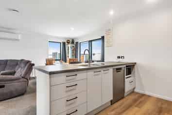 1 Carmine Crescent, Richmond