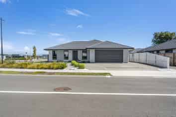 1 Carmine Crescent, Richmond