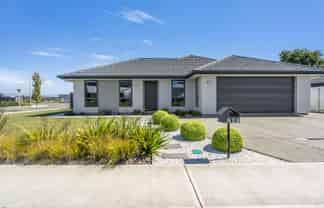 1 Carmine Crescent, Richmond