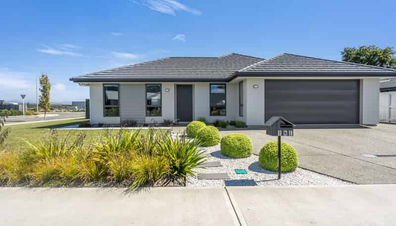 1 Carmine Crescent, Richmond