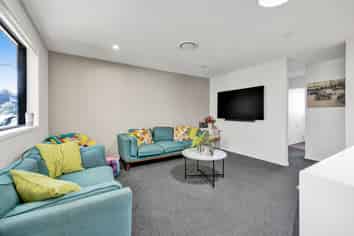 10 Mercade Close, Stratford