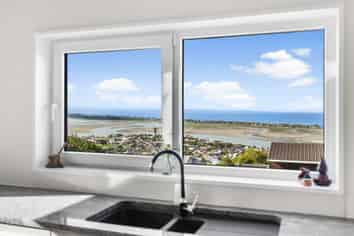 102 Moncks Spur Road, Redcliffs