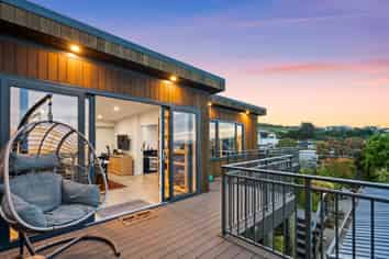 102 Moncks Spur Road, Redcliffs