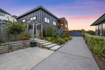 102 Moncks Spur Road, Redcliffs