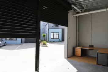 Tidy Industrial Unit Available