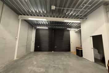 Tidy Industrial Unit Available