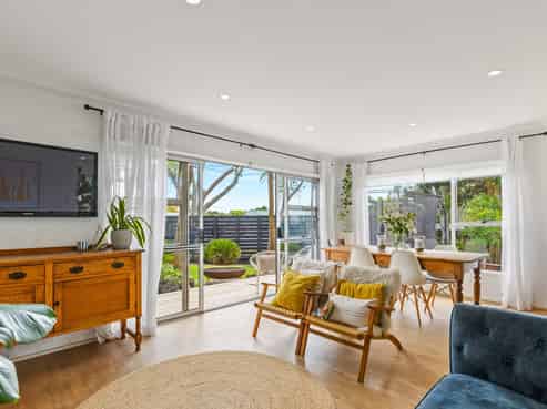 47 Red Beach Road, Red Beach