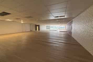 Showroom Opportunity – 51–53 The Strand