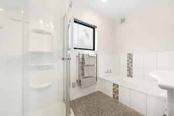 7 The Whistlestop, Clyde