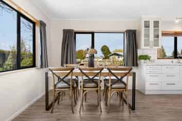 7 The Whistlestop, Clyde