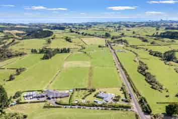 754 Plymouth Road, Oakura