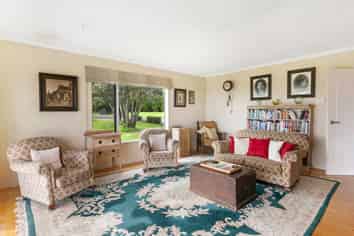 754 Plymouth Road, Oakura