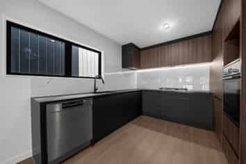 13C Ewbank Place, Manurewa