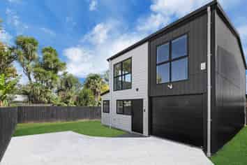 13C Ewbank Place, Manurewa