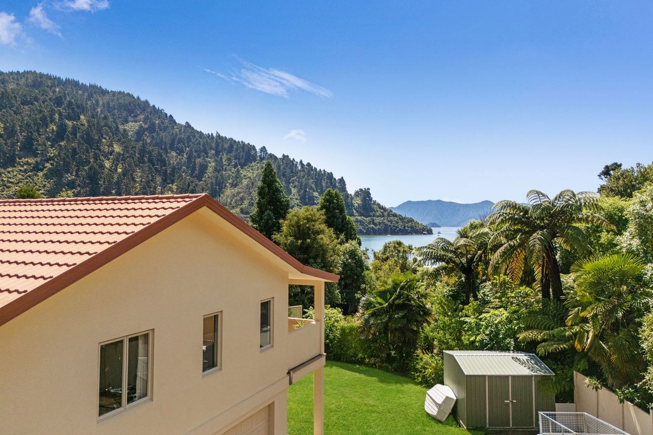 Rear Opportunity in Whatamango Bay – pohled 3