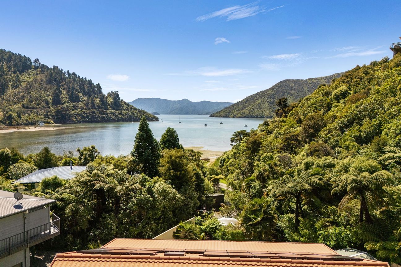 Rear Opportunity in Whatamango Bay – pohled 4