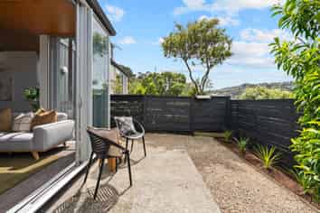 12/3 Severn Street, Island Bay