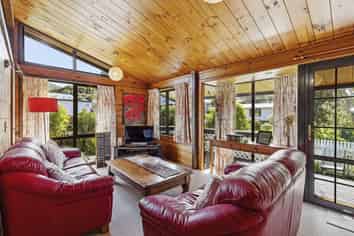 28 John Witton Drive, Crofton Downs