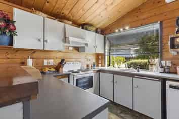 28 John Witton Drive, Crofton Downs