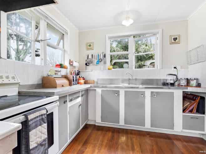 28 Coral Crescent, Panmure