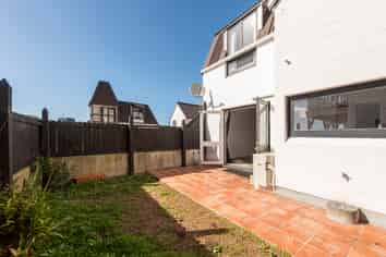 25/10 Pitarua Street, Thorndon